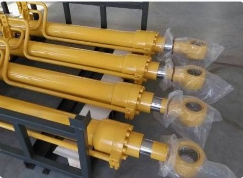 Graafmachine Giek Hydraulische Cilinder Compatibel Met Kato HD820 / 2045 / 2048 / 1250 / 700